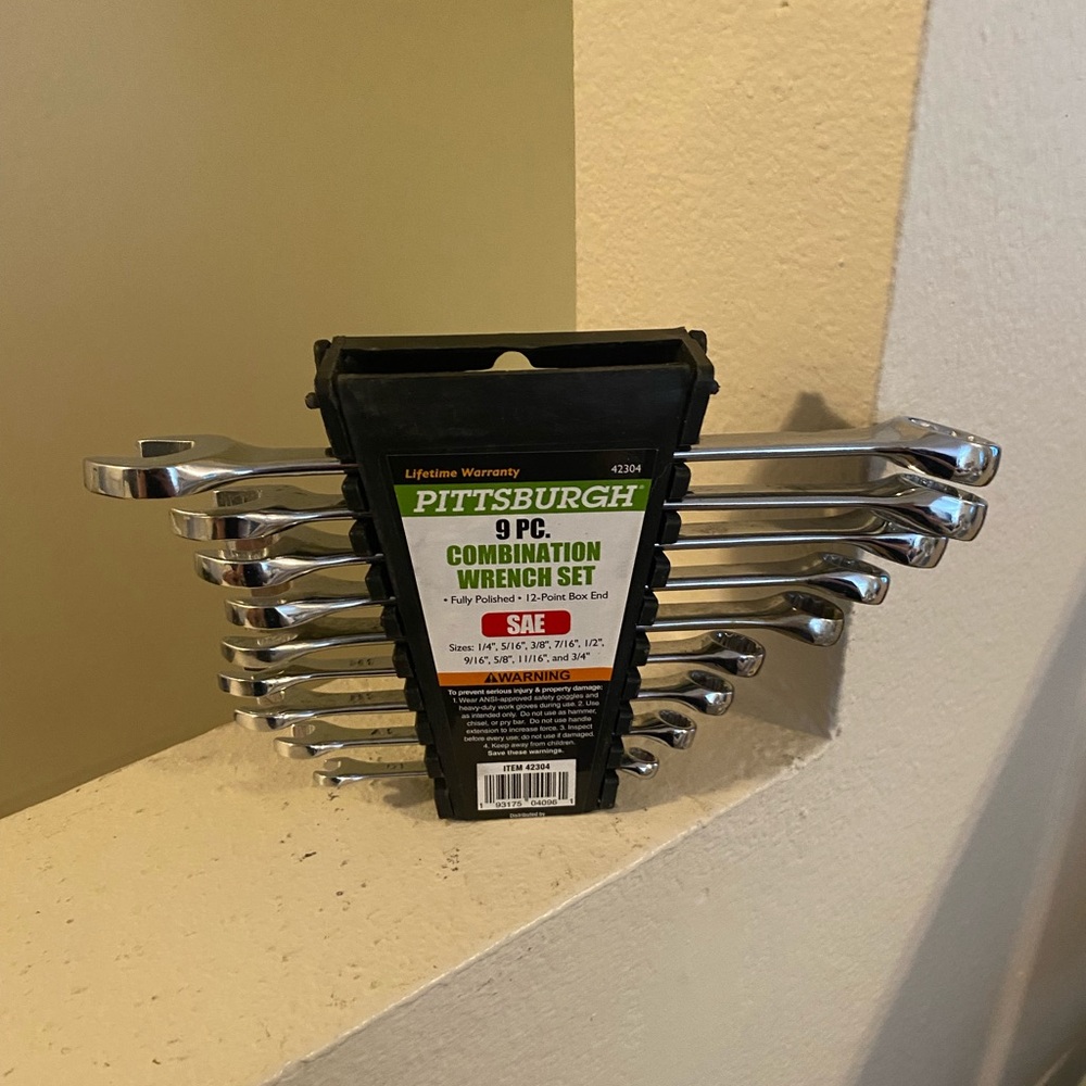 Pittsburgh 9-Piece Combination Wrench Set. Carrying Case With Handle. NWT.